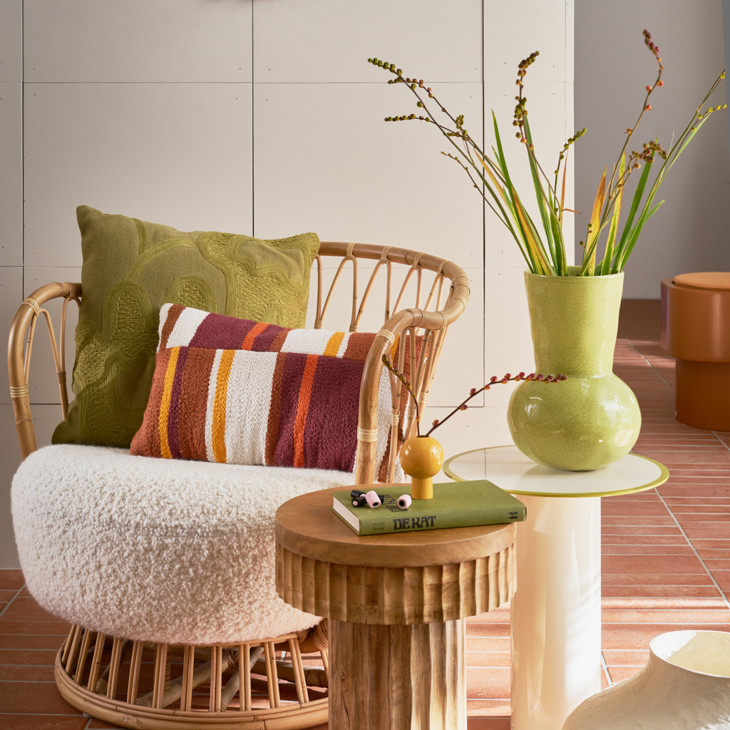 Cushion Kedi,Evergreen sprig