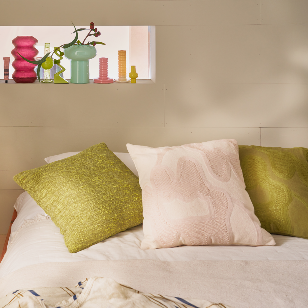 Cushion Tham, Evergreen sprig