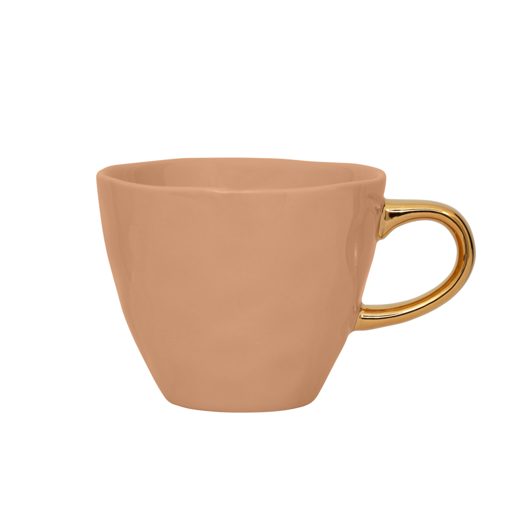 Part of the Good Morning Collection. Coffee cup in the colour clay With a hand-painted golden ear. Colour clay a mid tone pastel.
