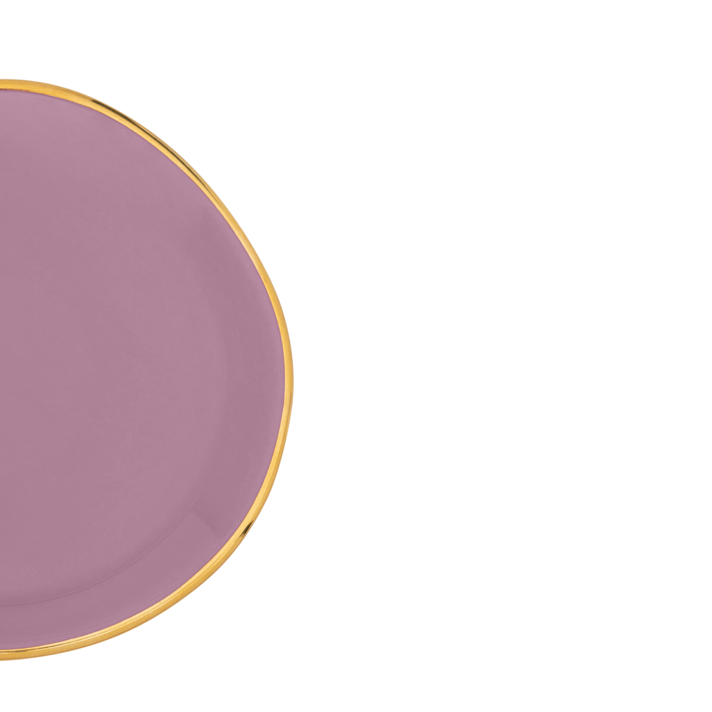 Part of the Good Morning Collection. As tea tip or petit four. In the colour hyacinth With a hand-painted golden rim.Colour hyacinth is a mid tone pastel.