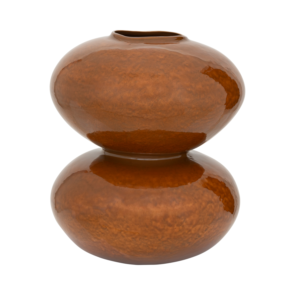 A generous, playful ceramic vase composed of two stacked spheres in a warm, inviting colour sugar almond, finished with a shniy reactive glaze. Full of organic charm, perfect as a statement piece.