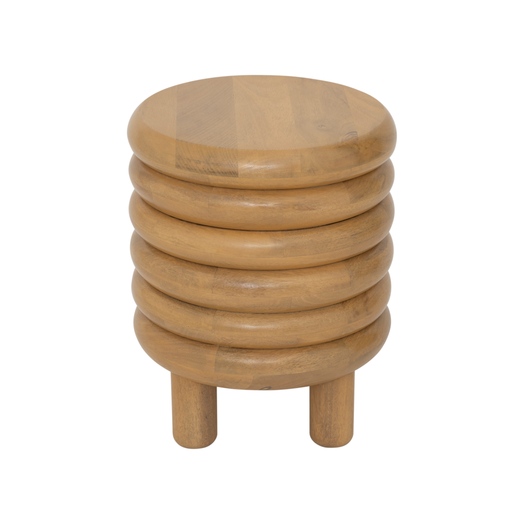 A layered, bulky round solid wood side table with four sturdy legs, in a shiny light oak finish that gives the table an urban look. Made of eco-friendly mangowood, of which the timber is harvested after the mango tree passed its fruit-bearing life span.