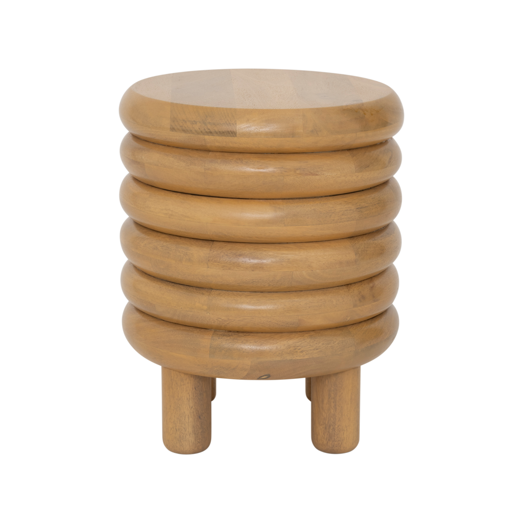 A layered, bulky round solid wood side table with four sturdy legs, in a shiny light oak finish that gives the table an urban look. Made of eco-friendly mangowood, of which the timber is harvested after the mango tree passed its fruit-bearing life span.